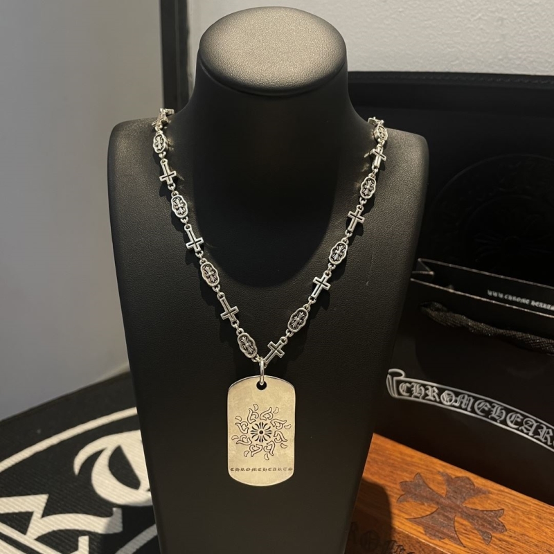 Ch*0me He**ts necklaces